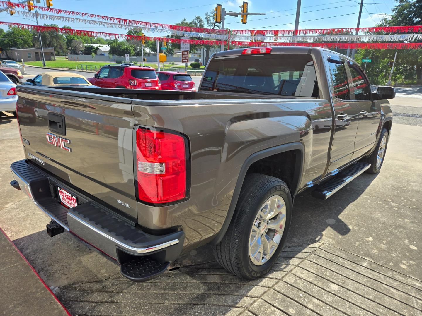 2014 GMC Sierra 1500 (1GTR1UEC2EZ) with an 5.3L V8 F OHV 16V engine, Automatic transmission, located at 503 West Court, Seguin, TX, 78155, (830) 379-3373, 29.568621, -97.969803 - Photo#2